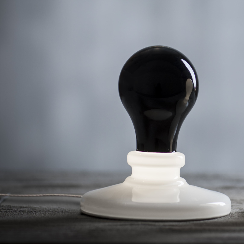 Light Bulb Negra